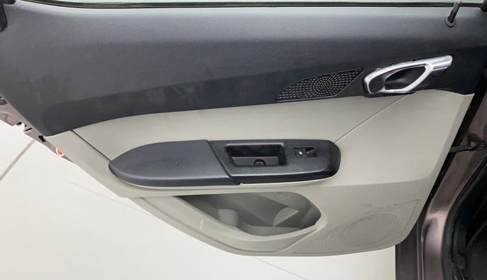 2017 Tata Tiago XZ PETROL, Petrol, Manual, 1,03,107 km, Left rear window switch / handle - Switch/handle not functional