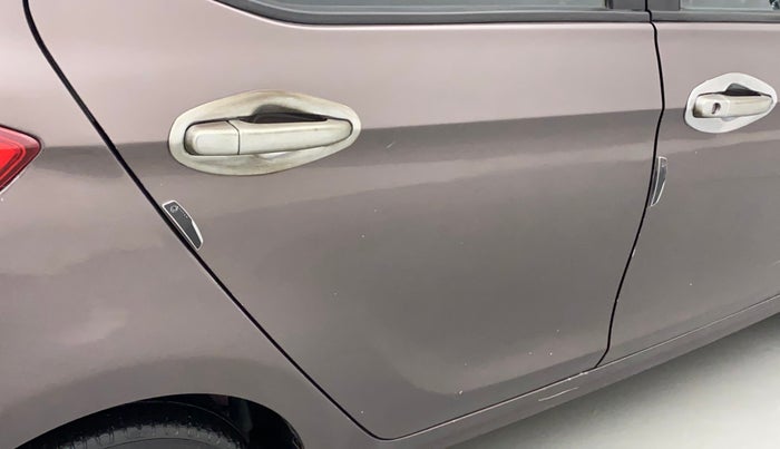 2017 Tata Tiago XZ PETROL, Petrol, Manual, 1,03,107 km, Right rear door - Paint has faded