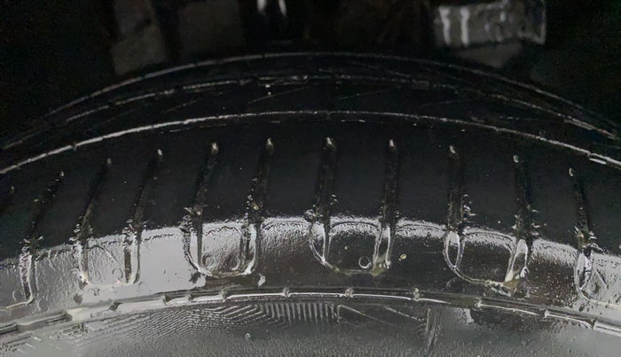 2017 Tata Tiago XZ PETROL, Petrol, Manual, 1,03,107 km, Right Front Tyre Tread
