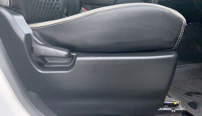 2018 Maruti Wagon R 1.0 VXI AMT, Petrol, Automatic, 35,552 km, Driver Side Adjustment Panel
