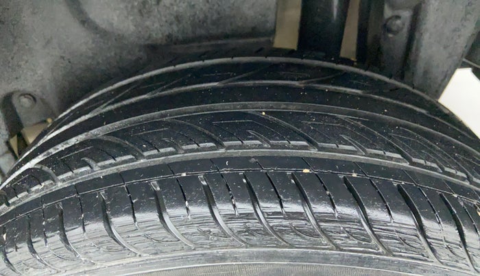 2015 Maruti Swift Dzire VDI BS IV, Diesel, Manual, 65,086 km, Left Rear Tyre Tread