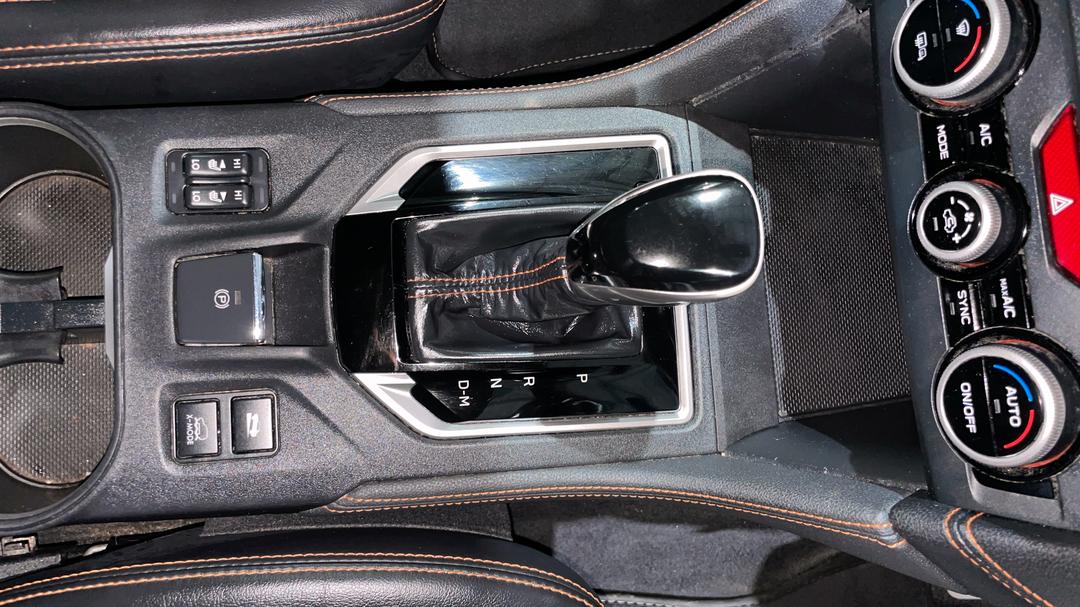 2017 Subaru XV 2.0i-s, Automatic, 73546 km, Gear Lever 