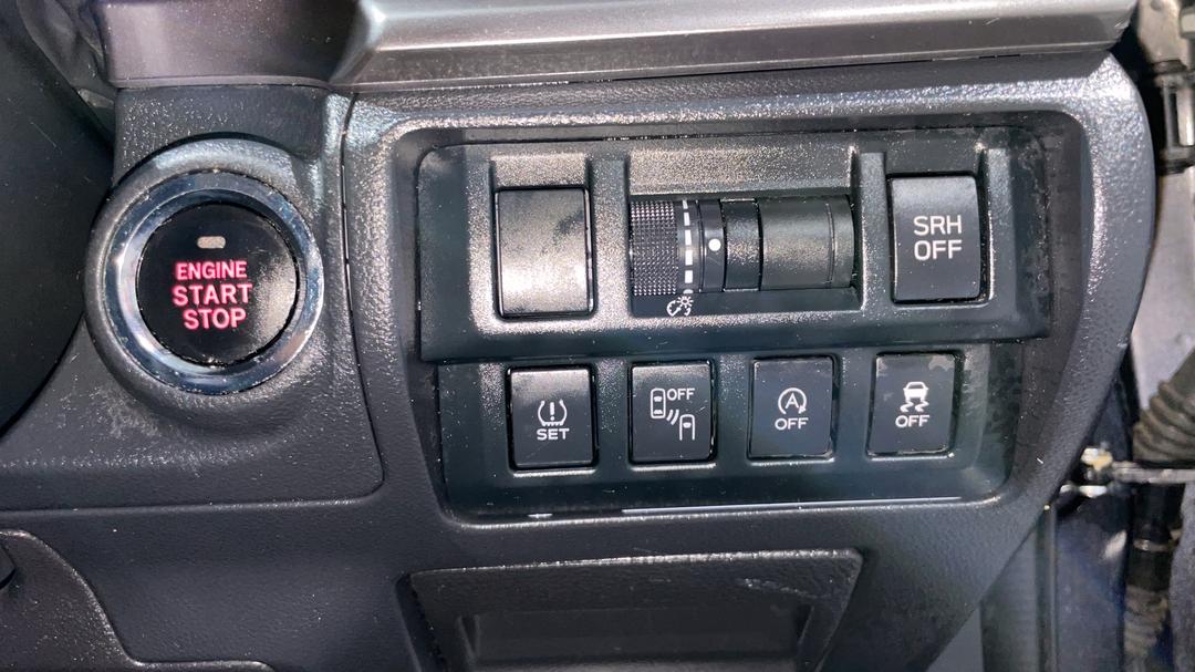 2017 Subaru XV 2.0i-s, Automatic, 73546 km, Utility Switches/Buttons