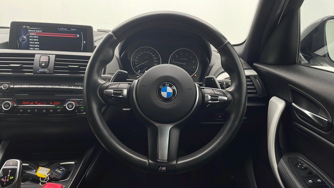 2014 BMW 1 M135i, Automatic, 60694 km, Steering Wheel Close-up