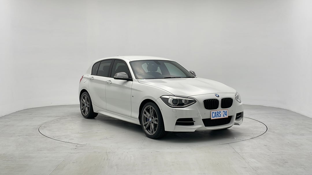 2014 BMW 1 M135i, Automatic, 60694 km, Right Front Diagonal (45- Degree) View