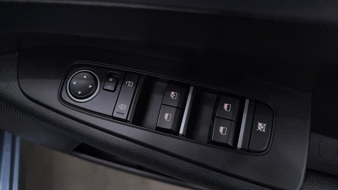 2022 Kia Cerato Sport, Automatic, 47977 km, Drivers Side Door Panel Controls