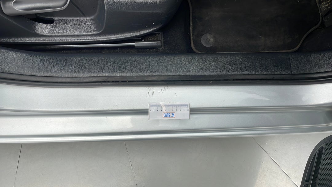 Door Sills Front RHS Scratch