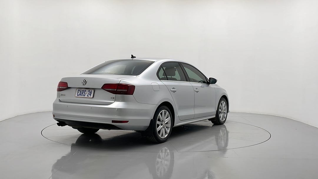 Right Back Diagonal (45- Degree) View