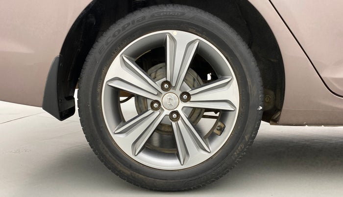 2017 Hyundai Verna 1.6 SX VTVT AT (O), Petrol, Automatic, 42,005 km, Right Rear Wheel