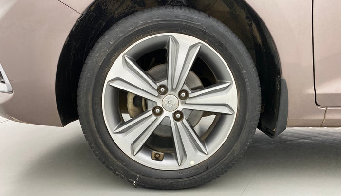 2017 Hyundai Verna 1.6 SX VTVT AT (O), Petrol, Automatic, 42,005 km, Left Front Wheel