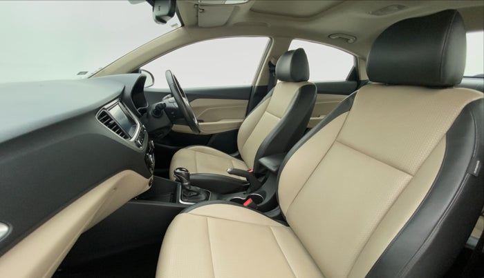2017 Hyundai Verna 1.6 SX VTVT AT (O), Petrol, Automatic, 42,005 km, Right Side Front Door Cabin