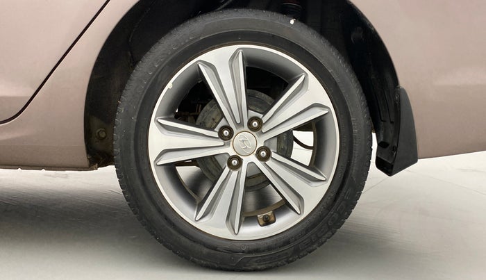 2017 Hyundai Verna 1.6 SX VTVT AT (O), Petrol, Automatic, 42,005 km, Left Rear Wheel