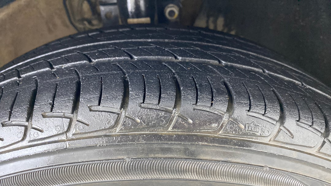 Right Front Tyre Tread