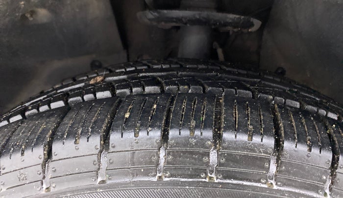 2018 Mahindra XUV500 W4, Diesel, Manual, 1,10,140 km, Left Front Tyre Tread