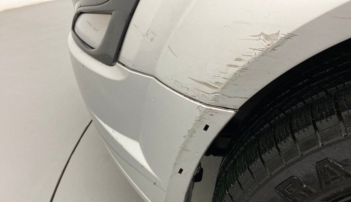 2018 Mahindra XUV500 W4, Diesel, Manual, 1,10,140 km, Front bumper - Minor scratches