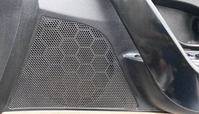 2018 Mahindra XUV500 W4, Diesel, Manual, 1,10,140 km, Speaker