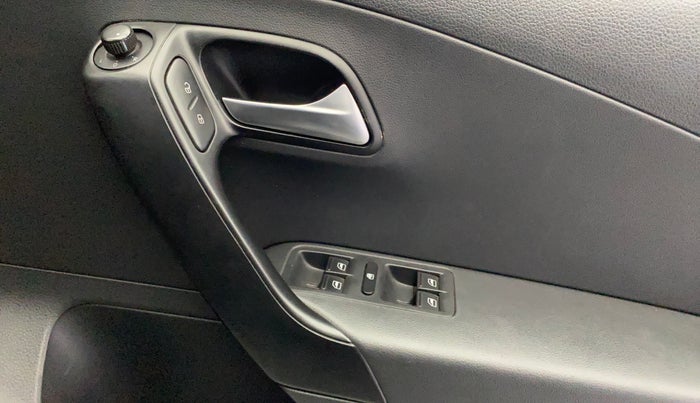 2016 Volkswagen Polo COMFORTLINE 1.2L, Petrol, Manual, 41,104 km, Driver Side Door Panels Control