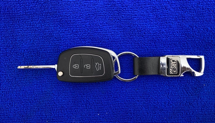 2013 Hyundai i20 MAGNA (O) 1.2, Petrol, Manual, 84,998 km, Key Close Up