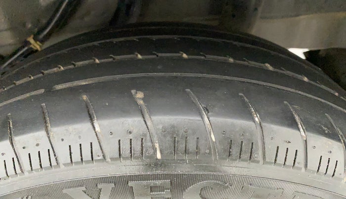 2015 Honda Brio VX MT, Petrol, Manual, 71,660 km, Left Rear Tyre Tread