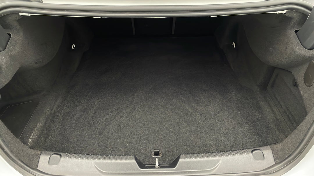 2015 Jaguar XE 20d Prestige, Automatic, 68187 km, Boot Inside View