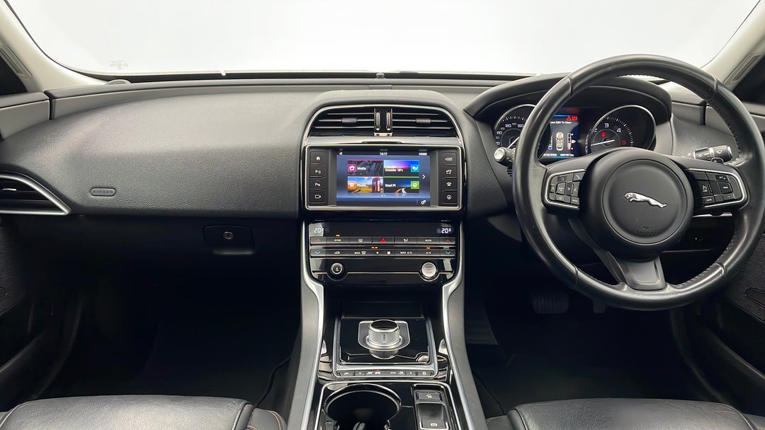 2015 Jaguar XE 20d Prestige, Automatic, 68187 km, Dashboard View