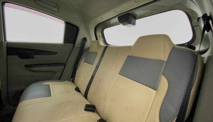 2016 Mahindra Kuv100 K4 6 STR, Petrol, Manual, 46,331 km, Right Side Rear Door Cabin