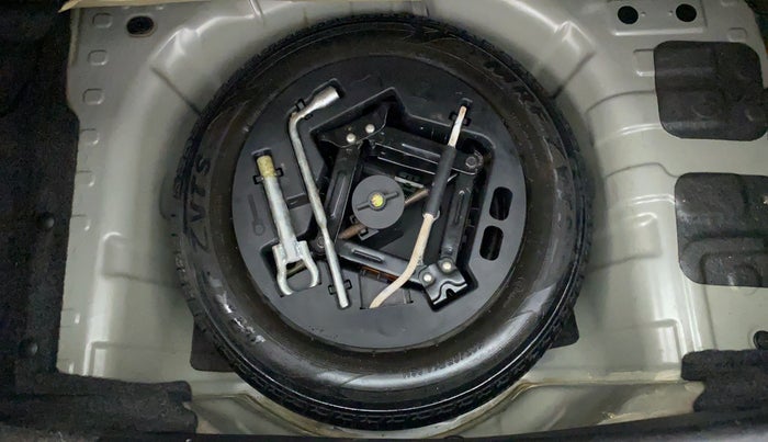 2016 Mahindra Kuv100 K4 6 STR, Petrol, Manual, 46,331 km, Spare Tyre