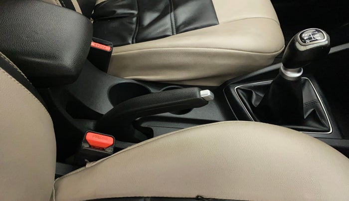 2016 Hyundai Elite i20 ASTA 1.2, Petrol, Manual, 58,970 km, Gear Lever