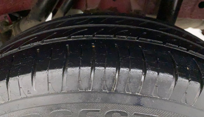 2017 Mahindra Kuv100 K4 6 STR, Petrol, Manual, 56,780 km, Left Rear Tyre Tread