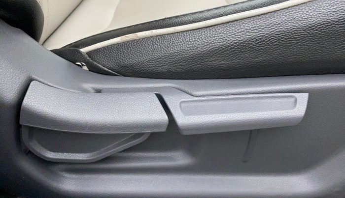 2021 Hyundai AURA S 1.2 CNG, CNG, Manual, 27,193 km, Driver Side Adjustment Panel