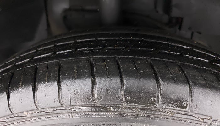 2021 Tata NEXON XM DIESEL, Diesel, Manual, 32,728 km, Right Front Tyre Tread