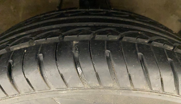 2012 Maruti Ritz ZXI, Petrol, Manual, 61,803 km, Right Front Tyre Tread