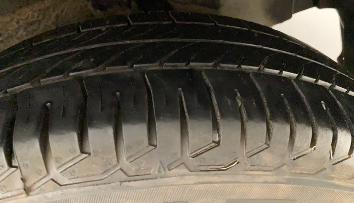 2012 Maruti Ritz ZXI, Petrol, Manual, 61,803 km, Left Rear Tyre Tread