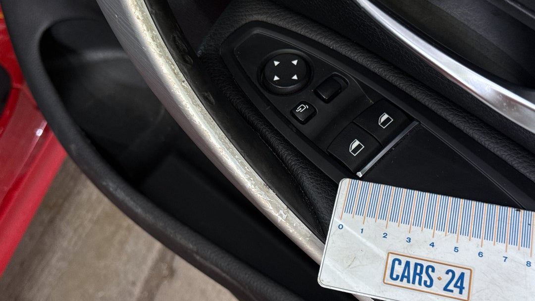 2017 BMW 420i M Sport, Automatic, 76757 km, Door Handles Front RHS Scratch