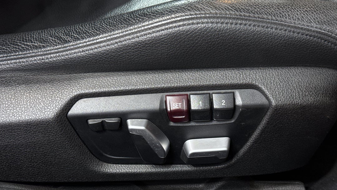 2017 BMW 420i M Sport, Automatic, 76757 km, Drivers Side Adjustment Panel