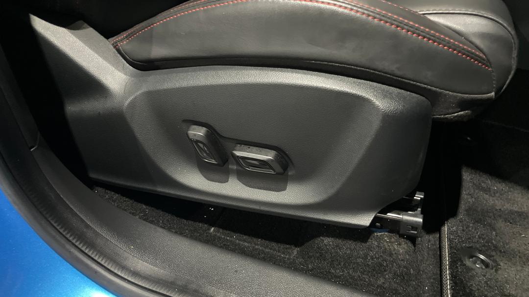 2022 MG ZS EV Essence, Automatic, 29219 km, Drivers Side Adjustment Panel