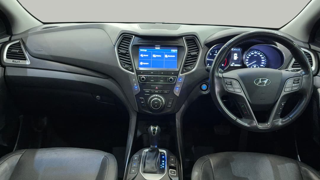 2017 Hyundai Santa Fe Highlander Crdi (4x4), Automatic, 115111 km, Dashboard View