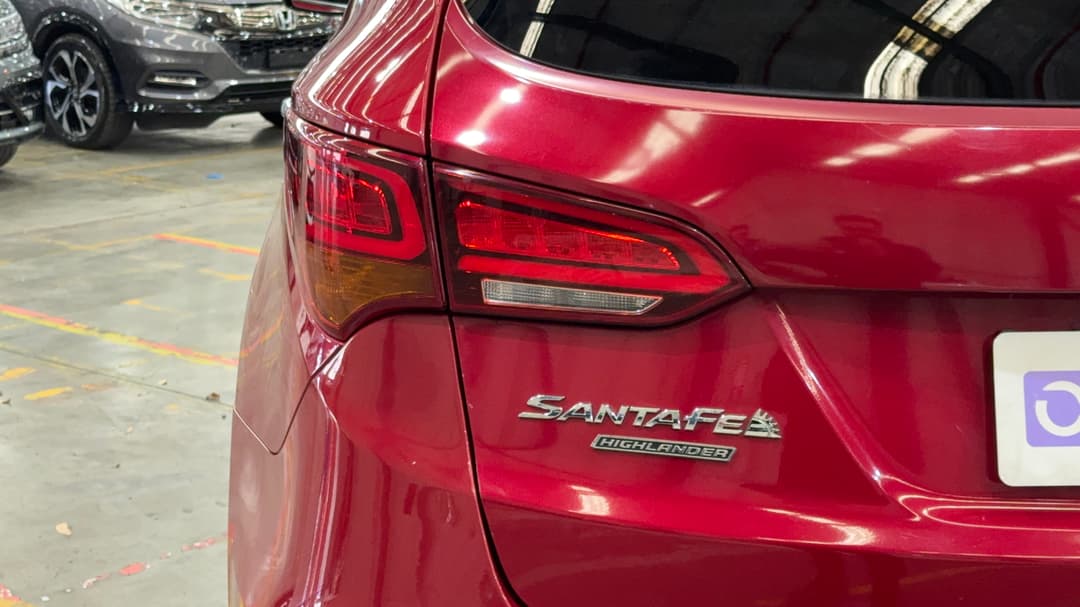 2017 Hyundai Santa Fe Highlander Crdi (4x4), Automatic, 115111 km, Badge (Boot Left Side)