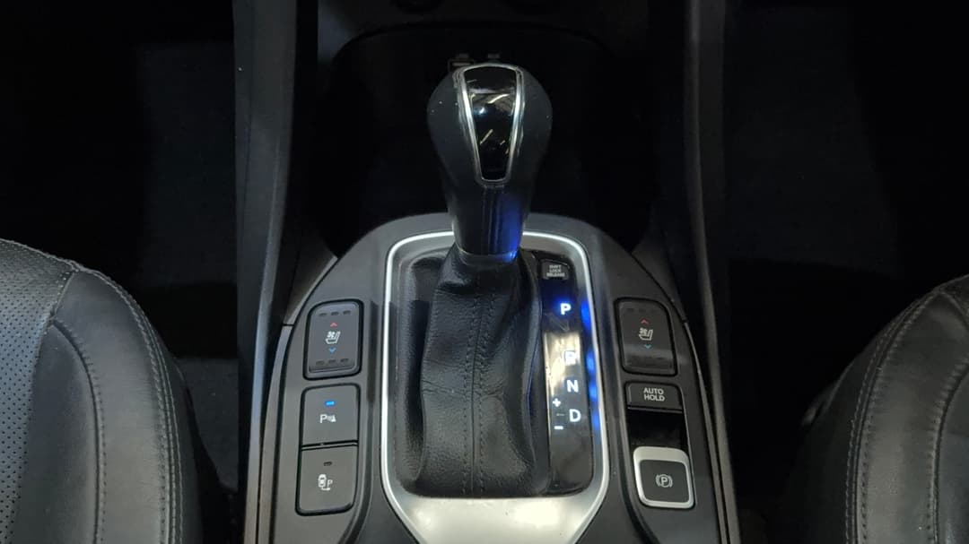 2017 Hyundai Santa Fe Highlander Crdi (4x4), Automatic, 115111 km, Gear Lever 