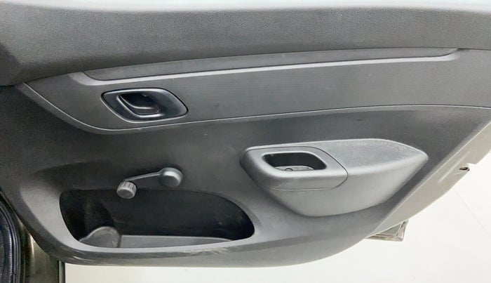 2018 Renault Kwid 1.0 RXL, Petrol, Manual, 9,401 km, Driver Side Door Panels Control