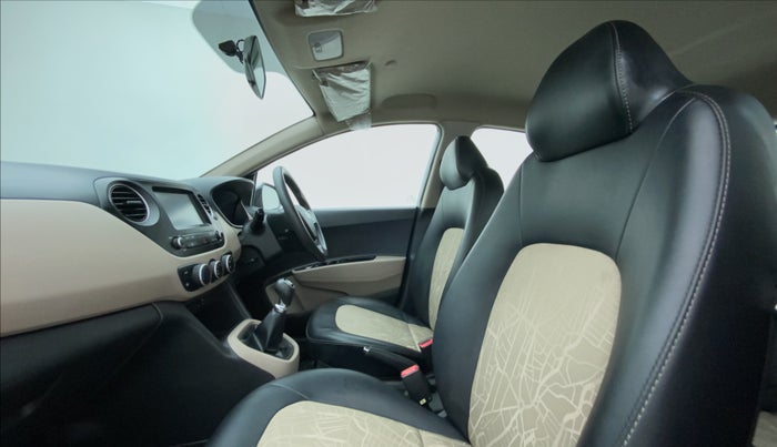 2018 Hyundai Grand i10 SPORTZ O 1.2, Petrol, Manual, 46,431 km, Right Side Front Door Cabin