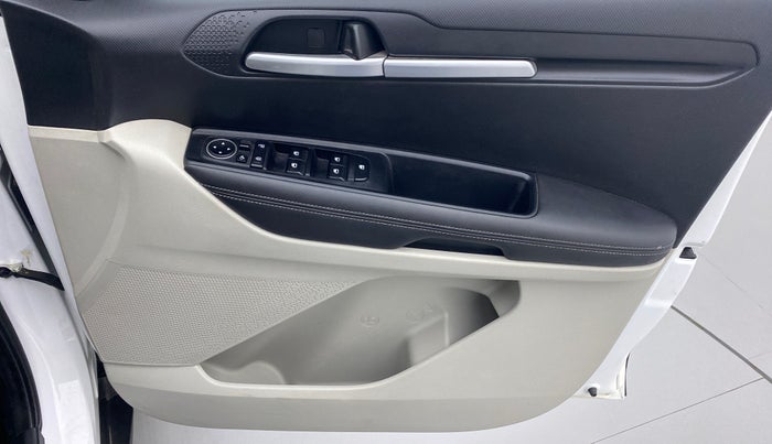 2021 KIA SONET HTX 1.0 IMT, Petrol, Manual, 13,373 km, Driver Side Door Panels Control