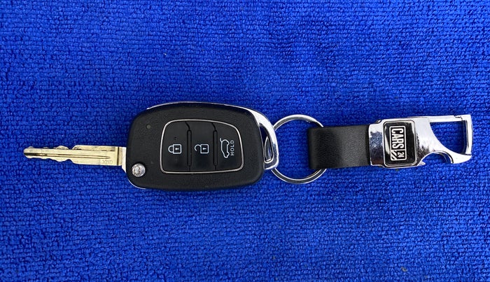 2021 Hyundai VENUE S 1.2, Petrol, Manual, 42,025 km, Key Close Up