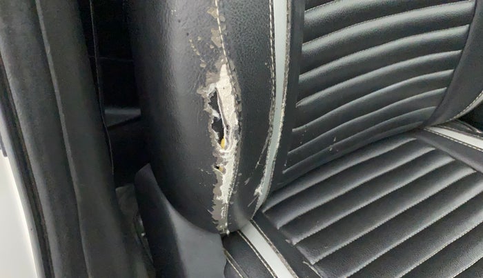 2014 Maruti Swift VXI, Petrol, Manual, 86,855 km, Driver seat - Cover slightly torn