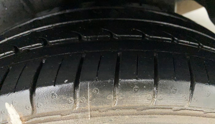 2018 Maruti Ciaz DELTA 1.5 SHVS VVT MT, Petrol, Manual, 29,219 km, Left Rear Tyre Tread