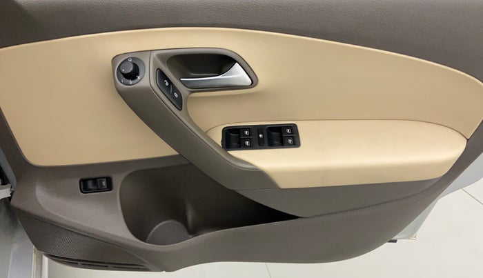 2016 Volkswagen Vento HIGHLINE PETROL, Petrol, Manual, 62,549 km, Driver Side Door Panels Control