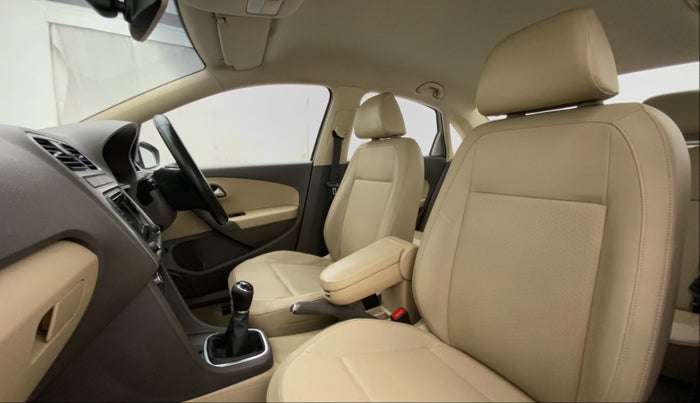 2016 Volkswagen Vento HIGHLINE PETROL, Petrol, Manual, 62,549 km, Right Side Front Door Cabin