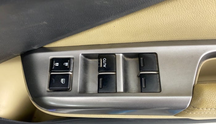 2014 Honda City VX CVT PETROL, Petrol, Automatic, 82,852 km, Right front window switch / handle - Power window makes minor noise