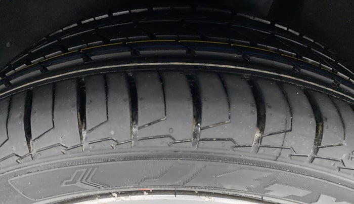 2016 Maruti Baleno ZETA 1.2 K12, Petrol, Manual, 57,794 km, Left Rear Tyre Tread