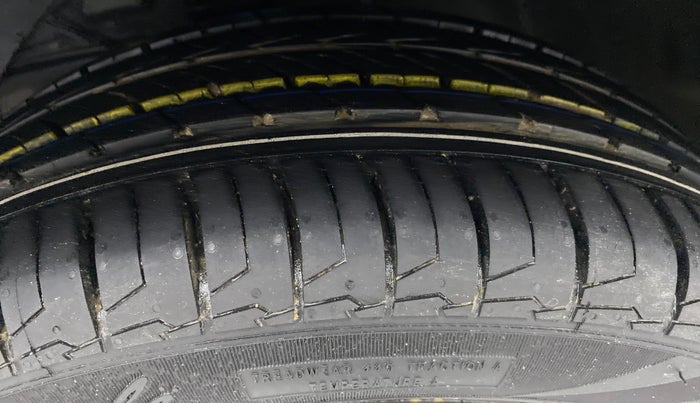 2016 Maruti Baleno ZETA 1.2 K12, Petrol, Manual, 57,794 km, Left Front Tyre Tread